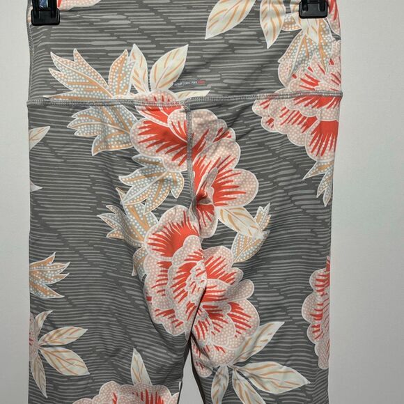 Aerie Chill Play Move Pink Grey Floral Leggings Size Medium - Picture 6 of 10